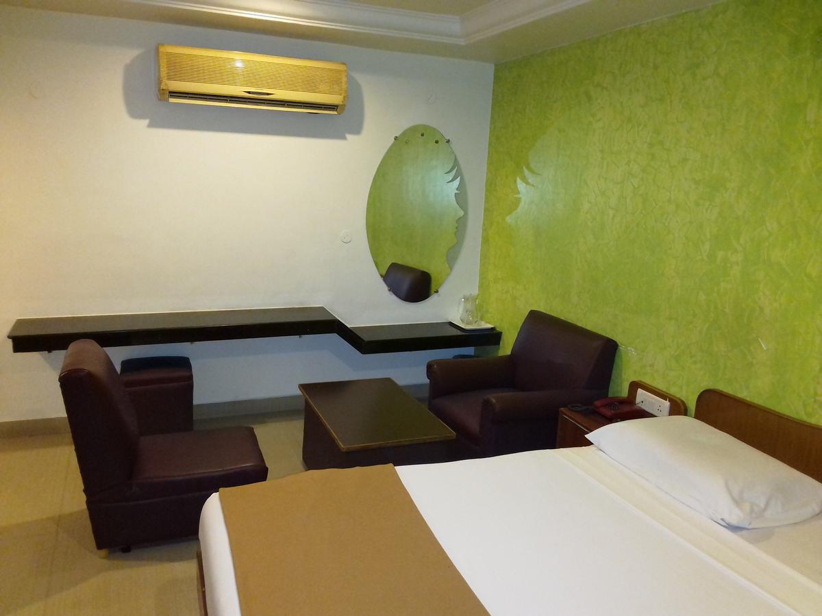 Sri Srinivasar Residency Hotel Vellore Exterior foto