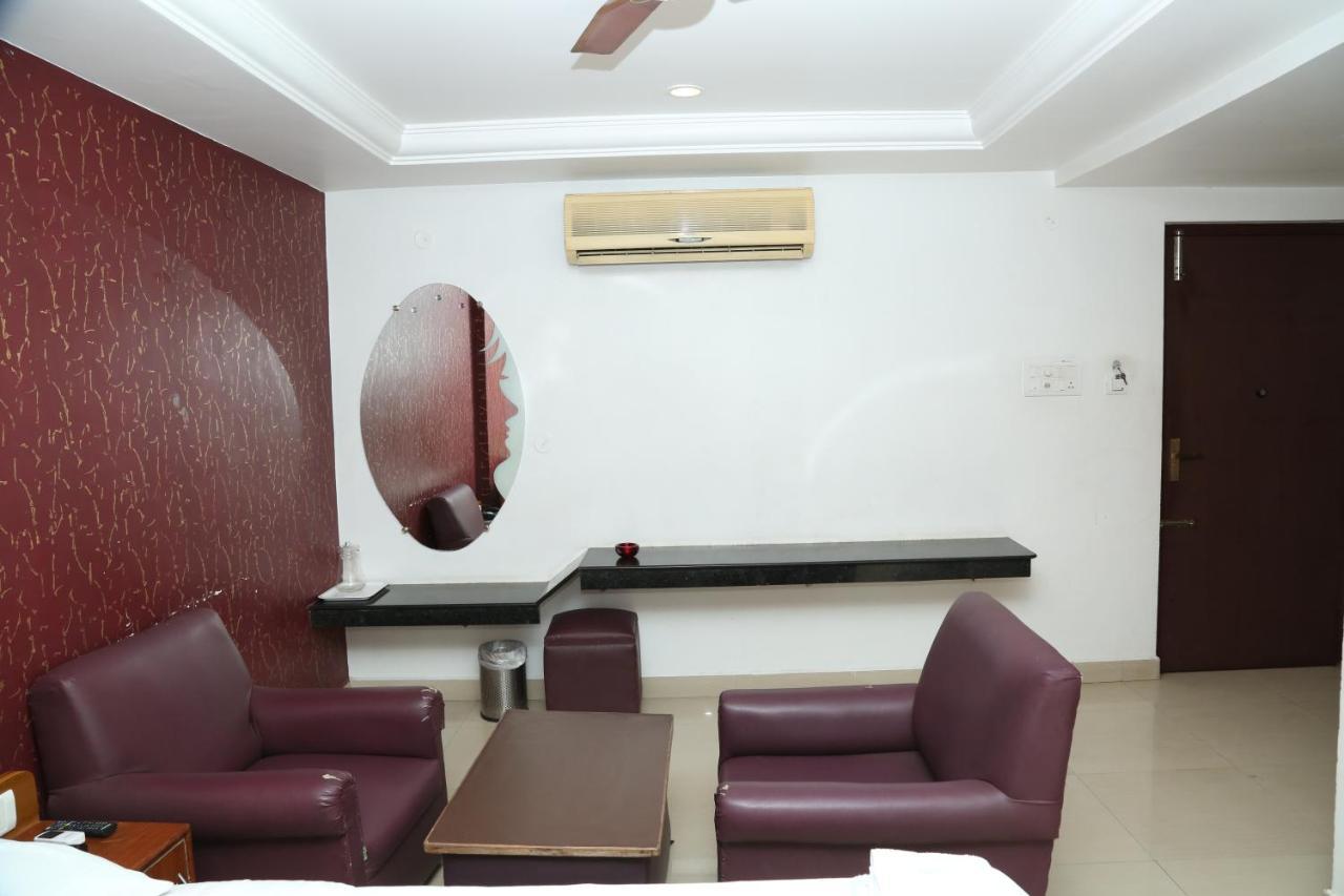 Sri Srinivasar Residency Hotel Vellore Exterior foto