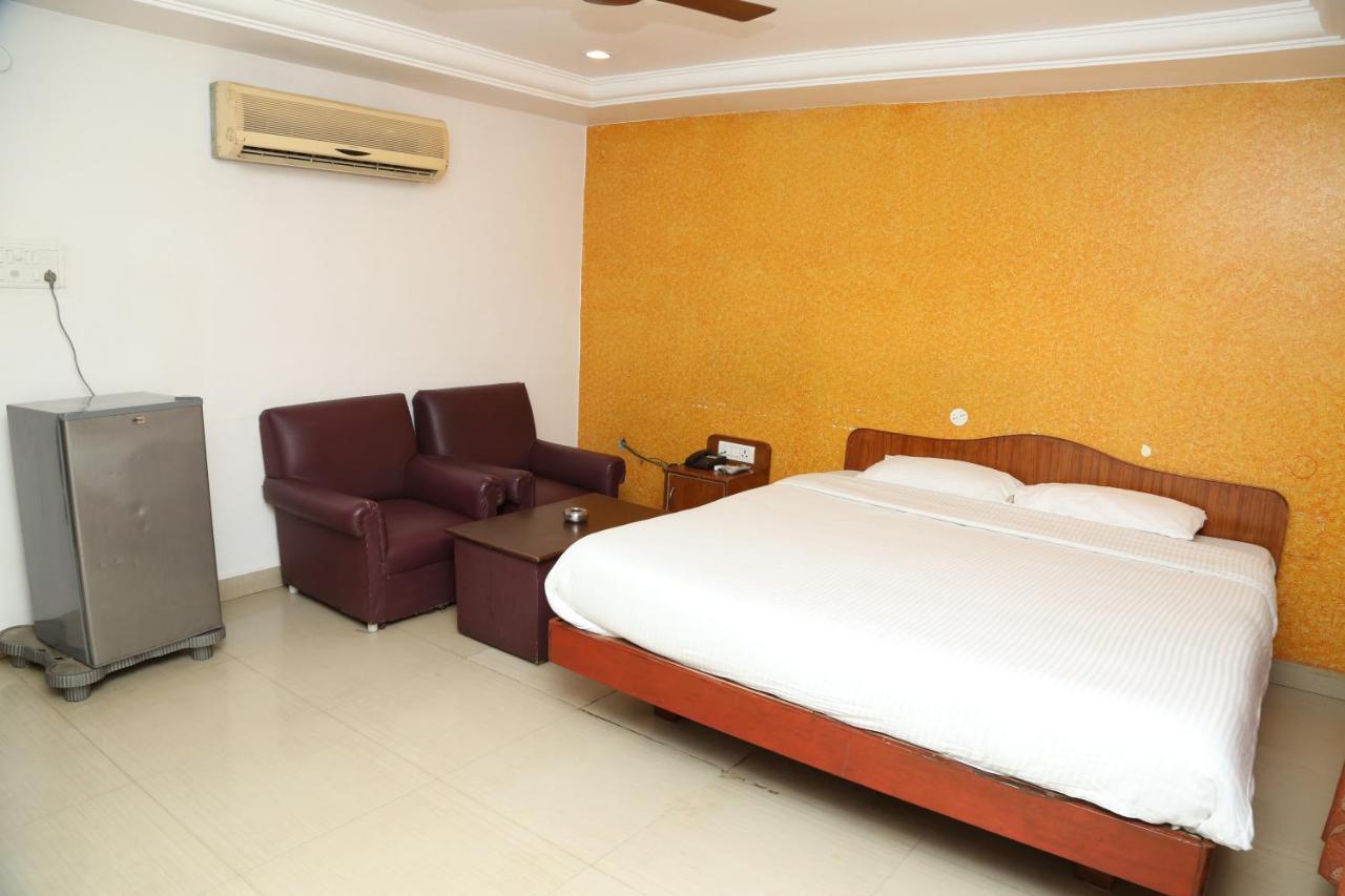 Sri Srinivasar Residency Hotel Vellore Exterior foto